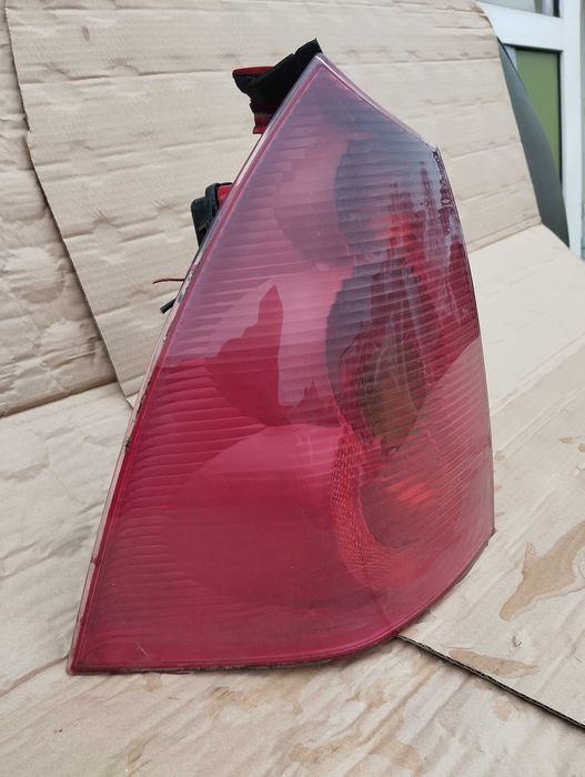 Peugeot 307 SW kombi 2.0HDi 2004 r.Lampa tylna lewa.