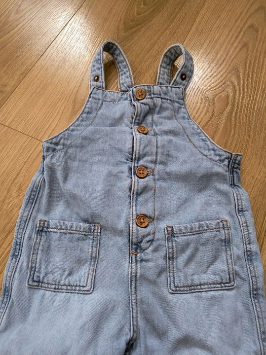 Niemowlęce ogrodniczki marki H &M rozmiar 68 cm