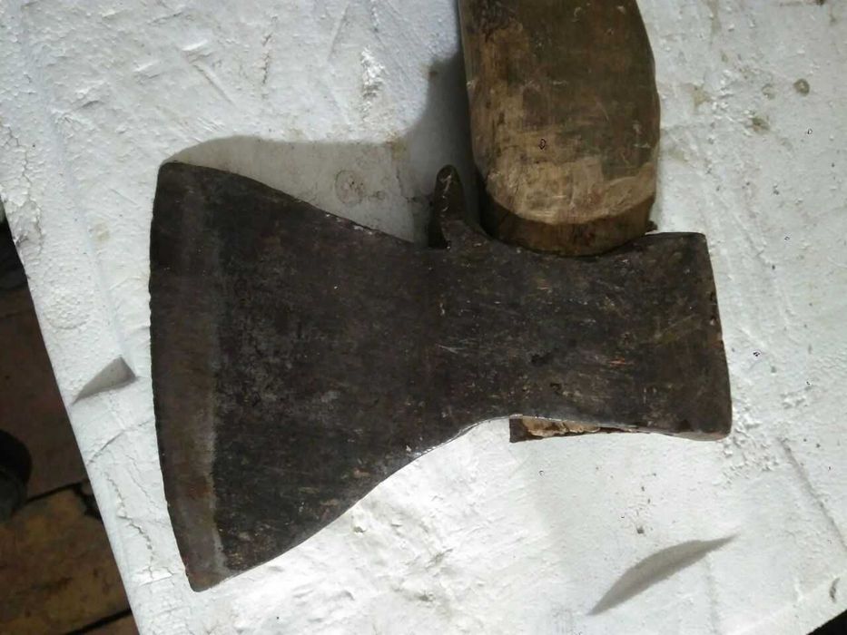 Кувалди та сокири періоду СРСР з клеймами.