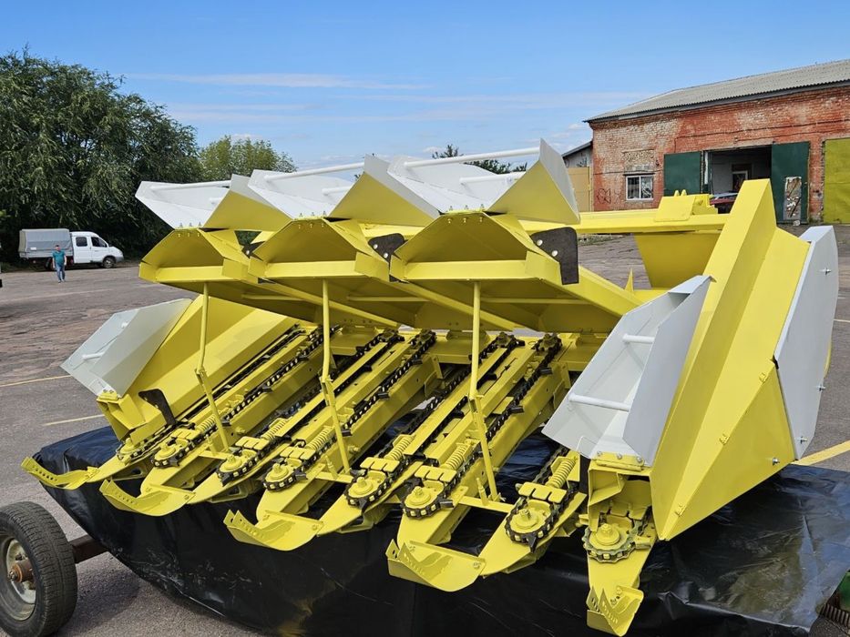 Кукурудзяна жатка КМС-4 під ваш комбайн