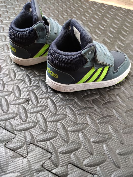 Buty sportowe adidas dla chłopca - za kostkę