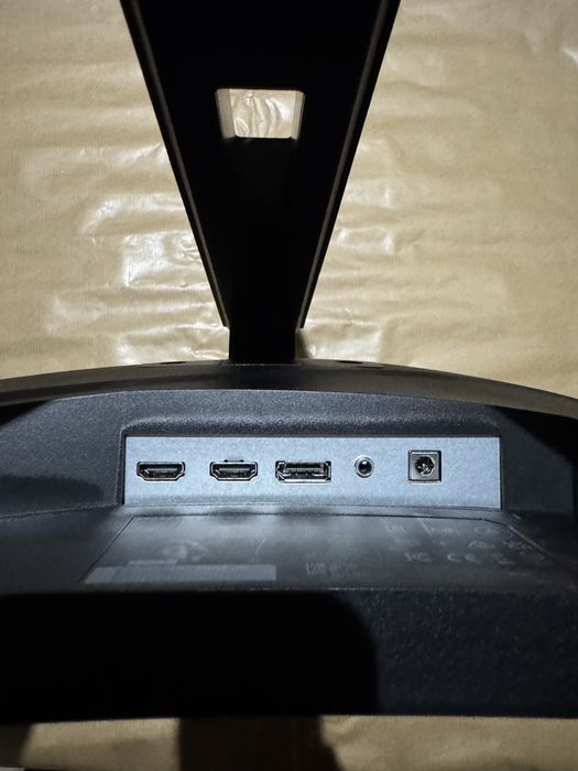 Monitor curvado MSI 144hrtz 24”