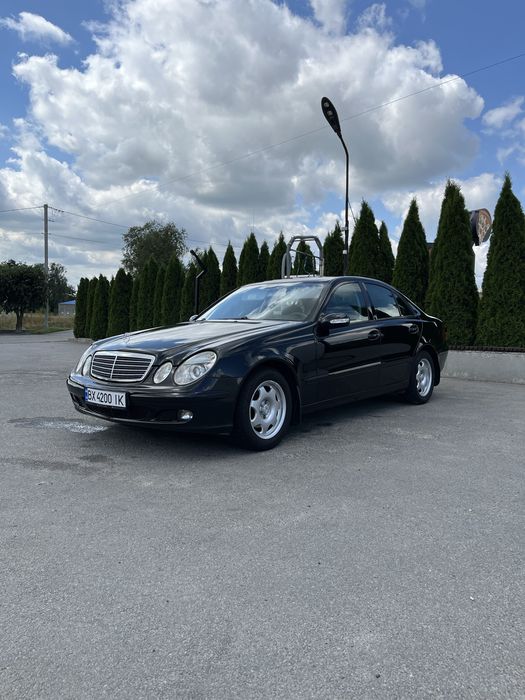 Mercedes-Benz e211