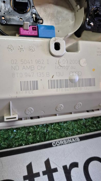 Plafonier Audi A4 B8 A5 Q5 original 8T0947135B cinza claro/beje excelente estado