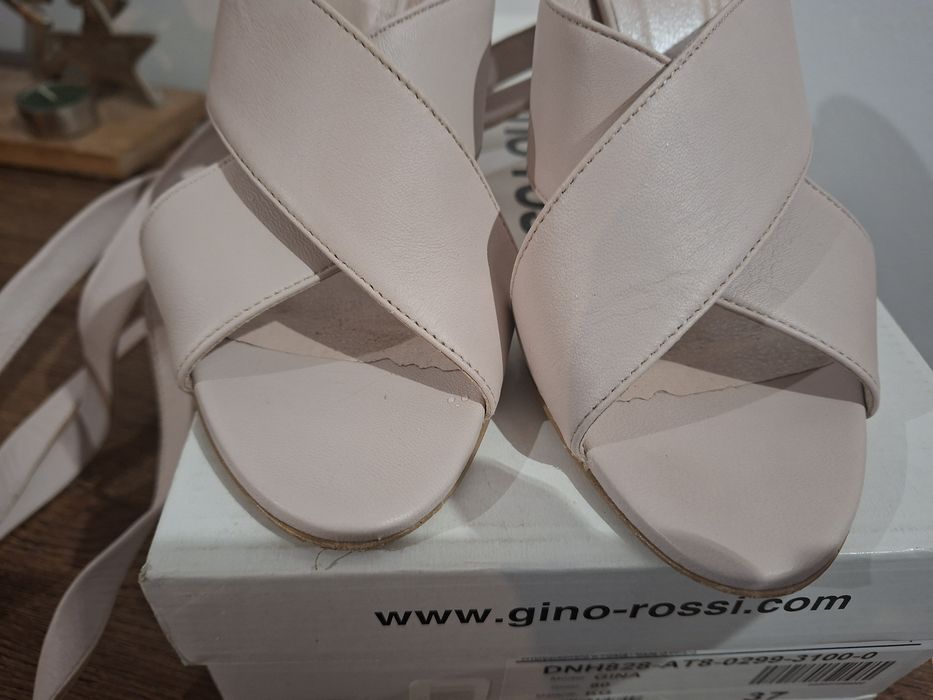 Sandałki na wysokim obcasie Gino Rosi