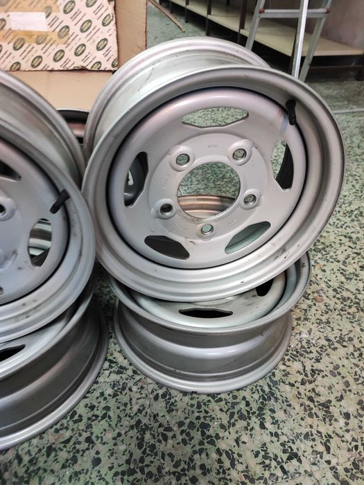 4 jantes semi novas da Land rover