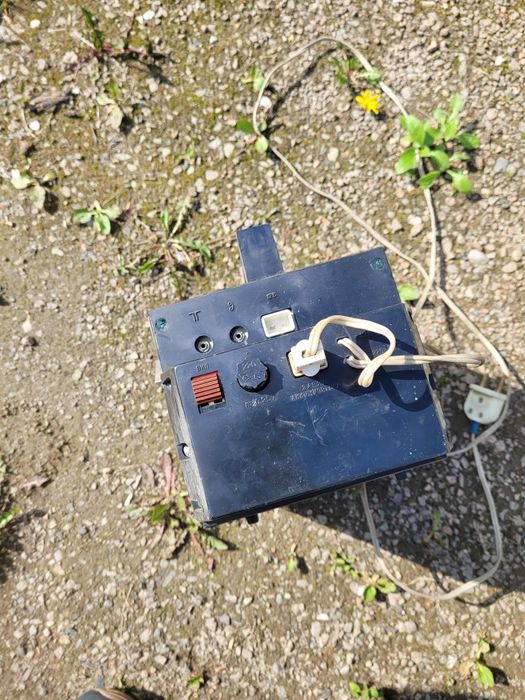 Analogowy przenośny rosyjski telewizor Electronica VL-100, Электроника