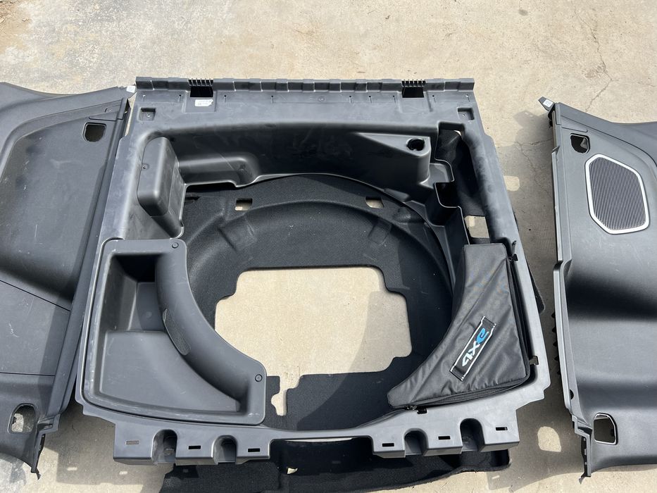 Boczek wneka kola jeep grand cherokee wl 4xe