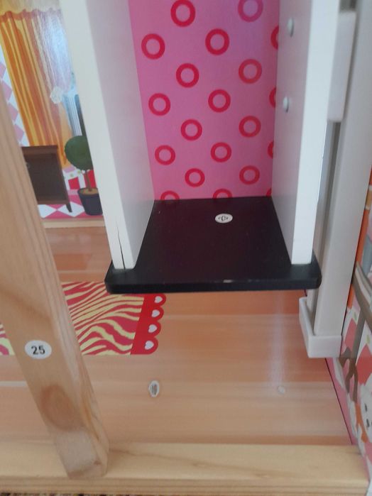 Domek drewniany dla lalek z windą Ecotoys