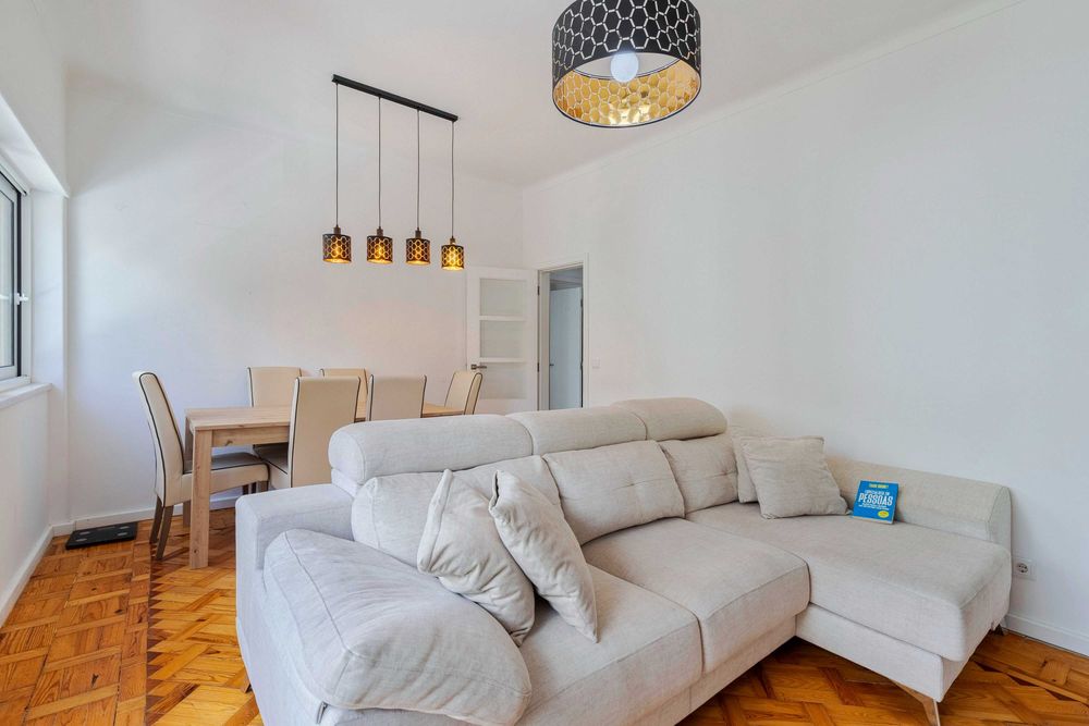 Apartamento T3 Remodelado com Varandas em Setúbal