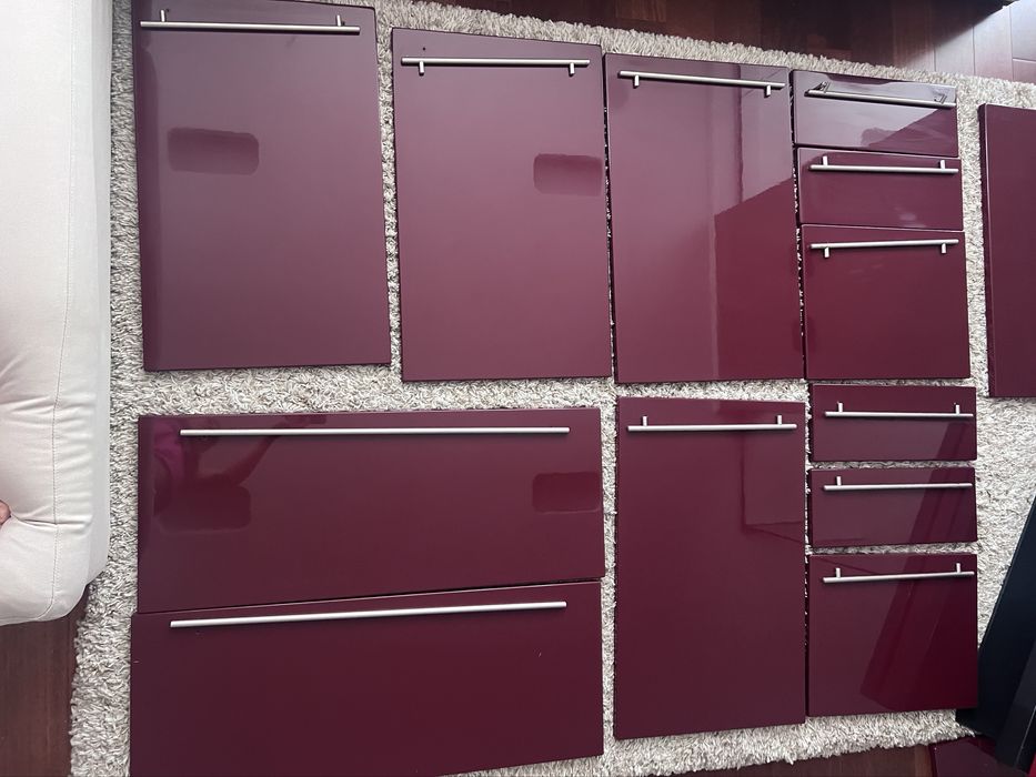 Готові МДФ фасади для кухні з рейлінговими ручками