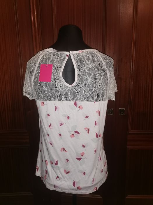 T-shirt rendada nova tamanho S