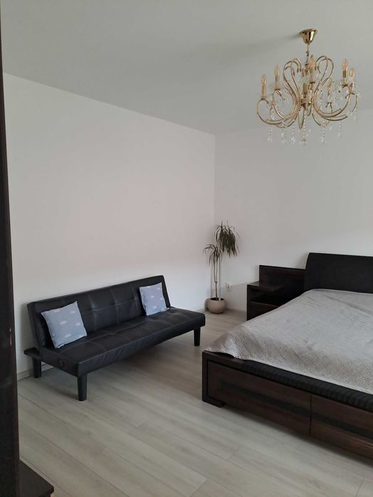 Подобово. Затишний будинок у центрі