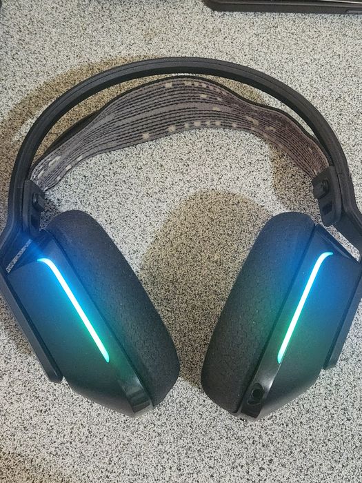 Наушники Logitech G733