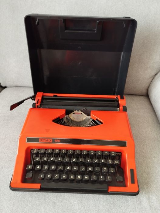 Máquina de escrever UTAX 100