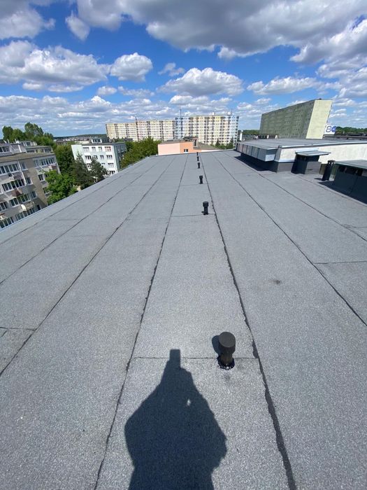 Dachy płaskie , usługi dekarskie , montaż papy termozgrzewalnej