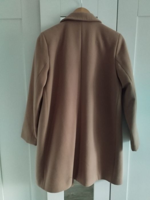 Elegancki Płaszcz dwurzędowy karmel.