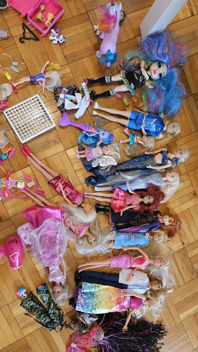 Lalki Barbie i inne