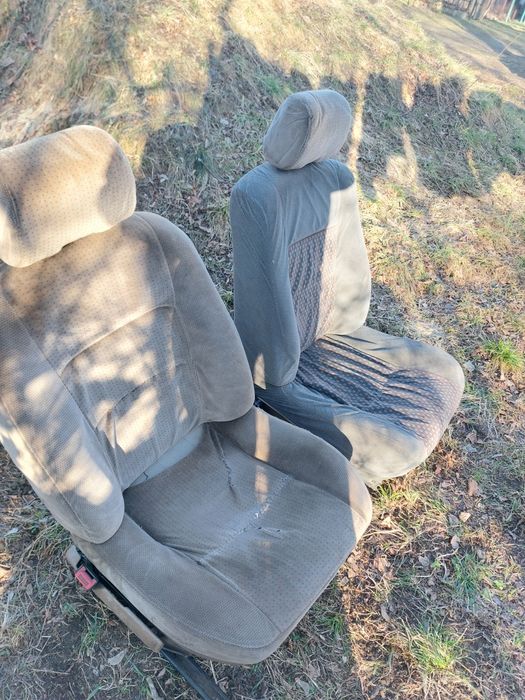 Сидения Renault 19 передние кресла

рено