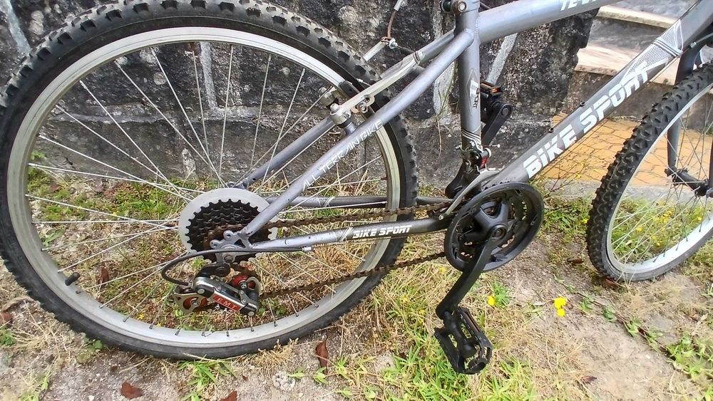 Bicicleta de criança para desocupar