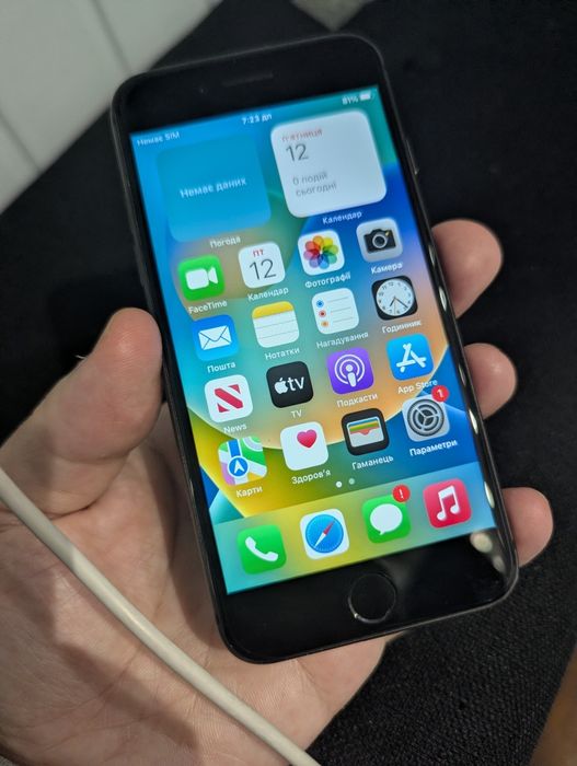 iPhone 8   64 gb  невер.