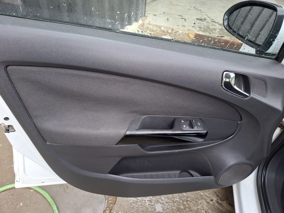 Opel corsa 2010 90cv