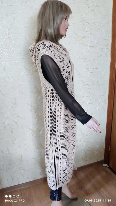 Длинный жилет . Новый.