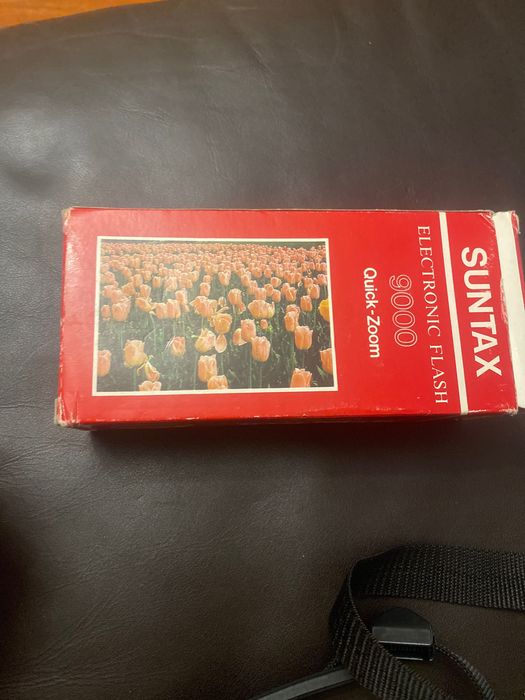 Фотоапарат мінолта гарний працюючий стан. Є вспишко до нього