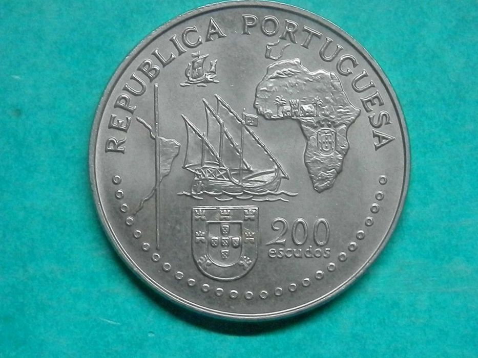 839 - Comem: 200 escudos 1994 cuni Tratado Tordesilhas, por 1,00