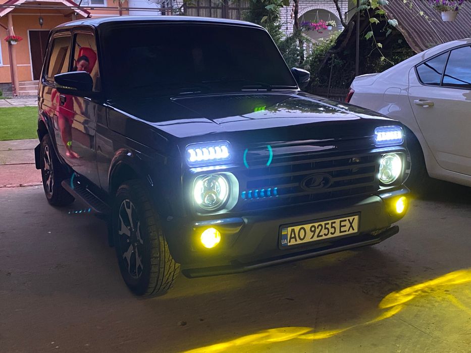 Ваз 21214 нива .