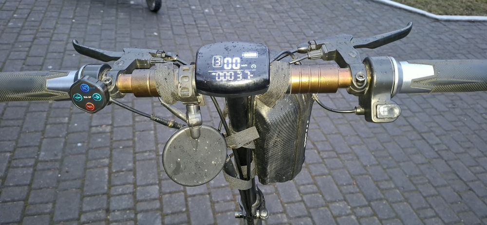 Продам електросамокат Giant outlander M11