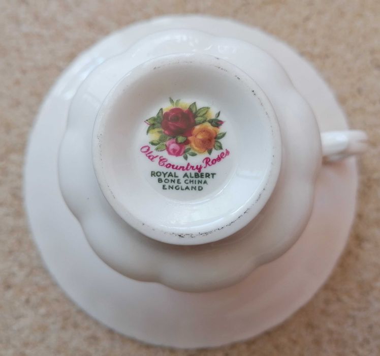 Chávenas de chá Royal Albert Vintage "Old Country Roses"