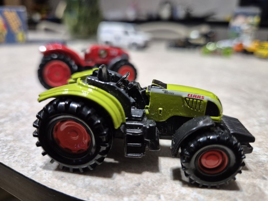 Resorak Traktor ciągnik CLASS ares 697atz 2szt tanio kolekcja model