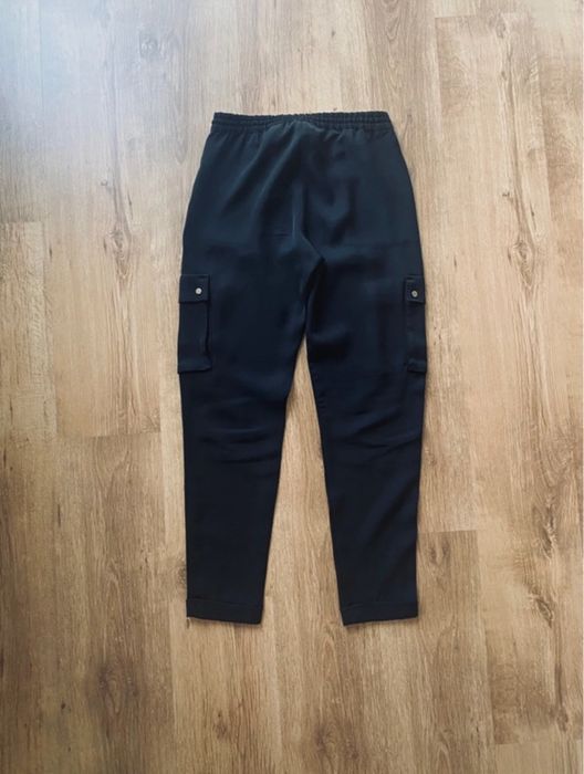 Czarne spodnie cargo bojówki z kieszeniami H&M XS