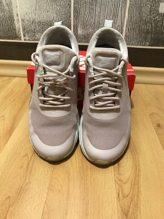Пудрові кросівки Nike Air Max оригінал кроссовки замшевые