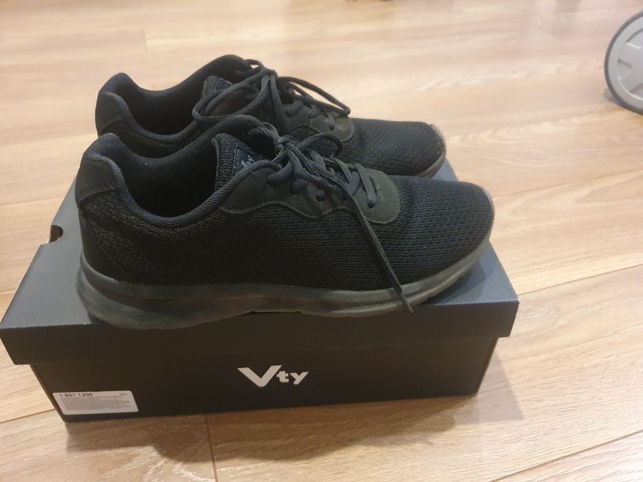 Buty sportowe VTY, rozm.42, Deichmann