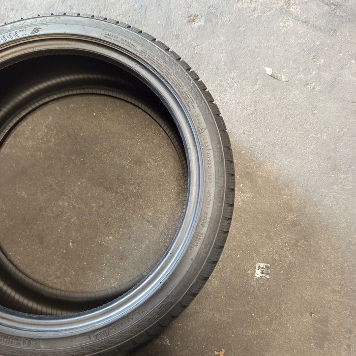 225/40R18 Nokian WR Snowproof