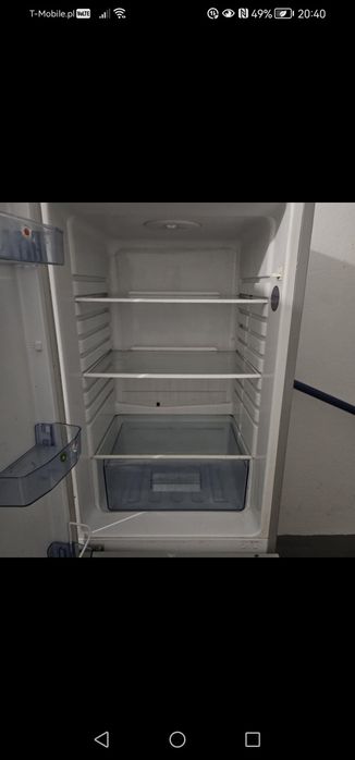 Lodówka srebrna Amica