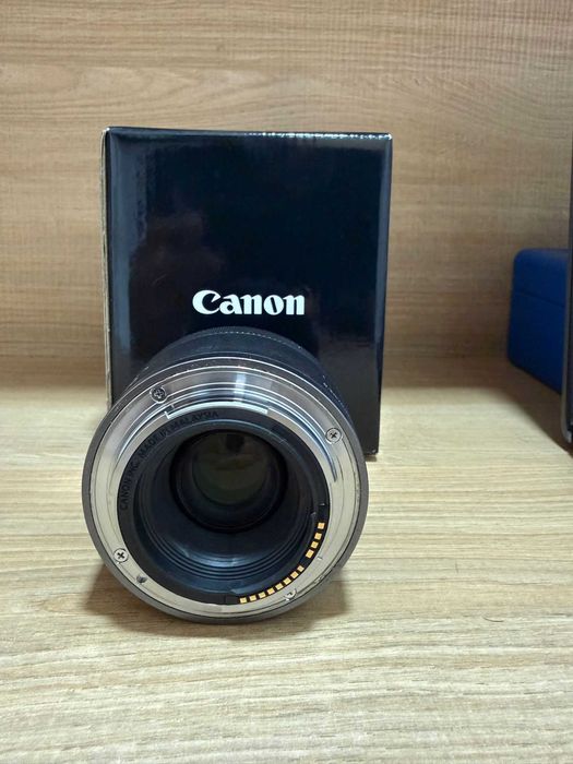 Objetiva Canon RF 50mm F1.8 STM