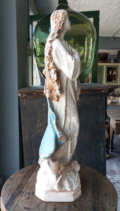 Antiga escultura em gesso Nossa Senhora da Conceição