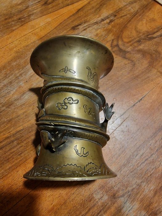 Dzbanek mosiężny smok