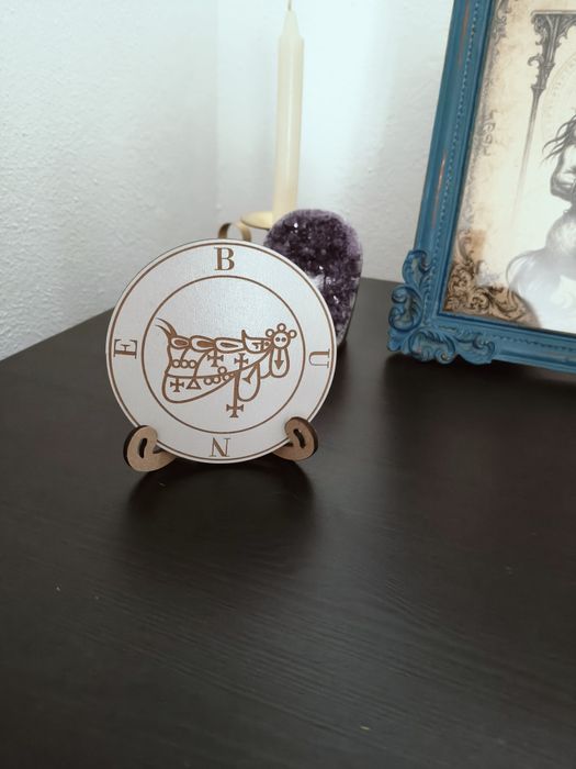 Sigilos de Goetia em MDF com suporte incluído!