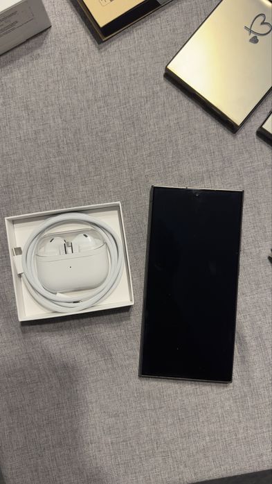 Samsung Galaxy S24 Ultra e Galaxy Buds 3