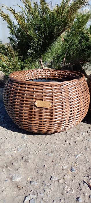 Кашпо зі штучного ротангу