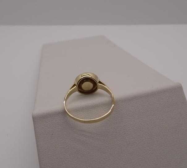 Złoty pierścionek naturalny koral półkula R.17