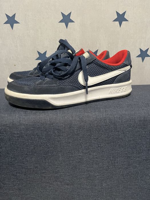 Взуття Nike SB adversery