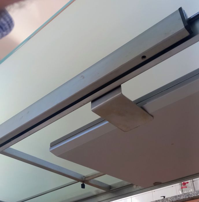 Mesa metálica tampo vidro 85x142cm extensível Qualidade