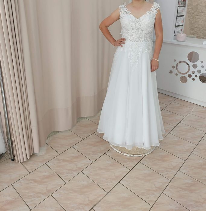 Elegancka suknia ślubna