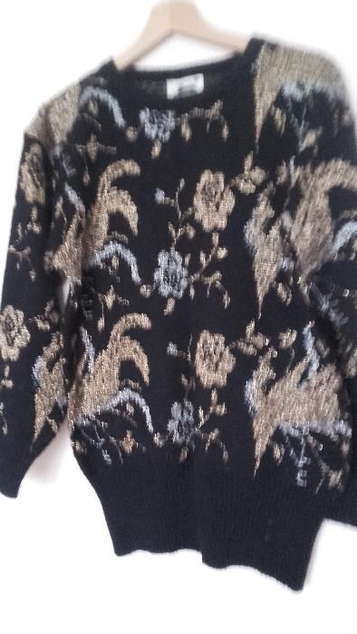 Sweter ze złotą nitką  r.44