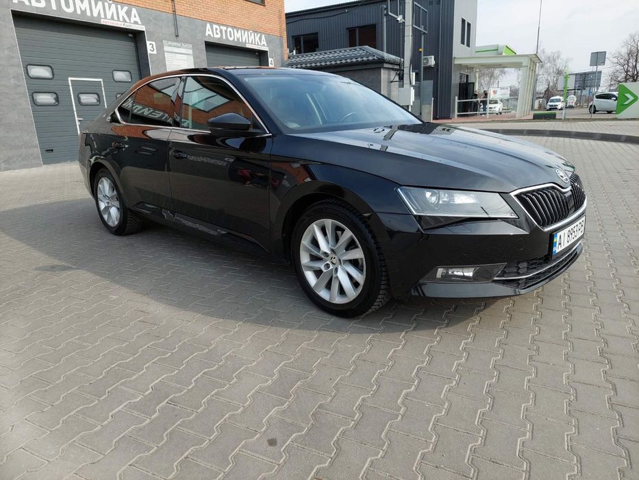 Автомобіль Skoda Superb 3